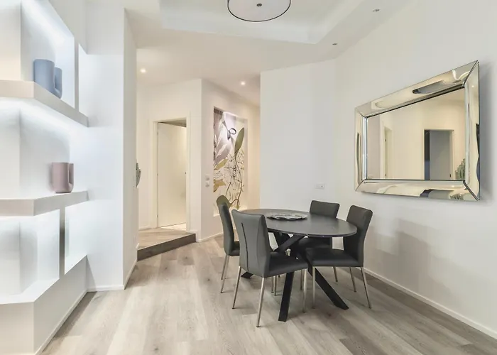 San Babila Luxury Apartment